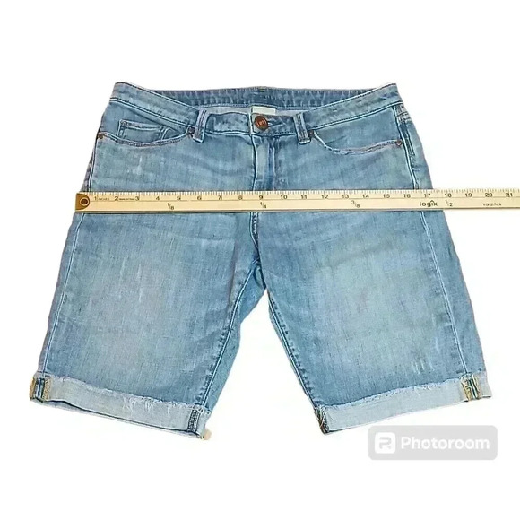 Banana Republic Women's Size 28 Denim Bermuda Shorts Cuffed Distressed Hem - Picture 4 of 11